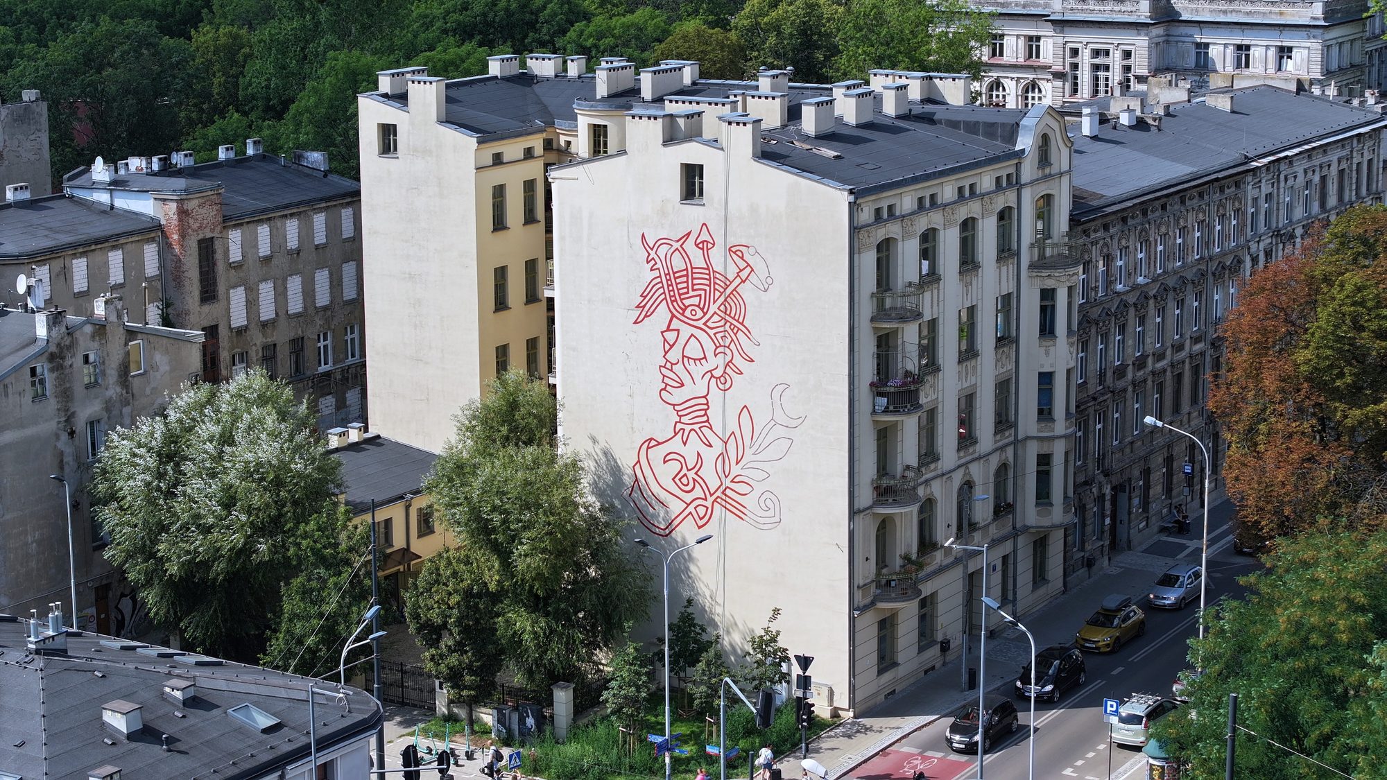 Mural Sen w kontekscie ulicy